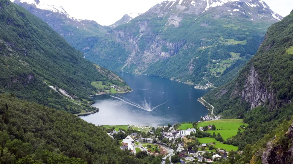 Rutten längs Norges kust är omtalad som världens vackraste. Arkivbild från Geirangerfjorden.