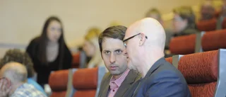 ”Personalen måste våga gå till media” – het och lång debatt i fullmäktige