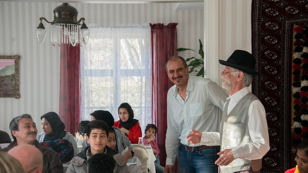 Nöjda arrangörer. Glommersborna Farhad Sahandi och Mats Klockljung. ”Det fungerade så himla bra. Maten räckte, ingen blev sur och vi var klara med städningen Farhad och hans familj jobbade ju mest. De är fenomenala på organisera, detta hade inte gått utan dem”, säger Mats.