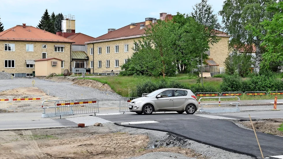 Redan klar är även denna övergång på Brännavägen, den ligger mellan Stiftsgården och Kaplanskolan. Foto: Yvonne Rönngren.