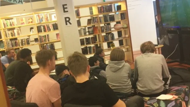 Böcker i all ära. TV-spel kan ha en större lockelse och det tog biblioteket fasta på när de ordnade en turnering.