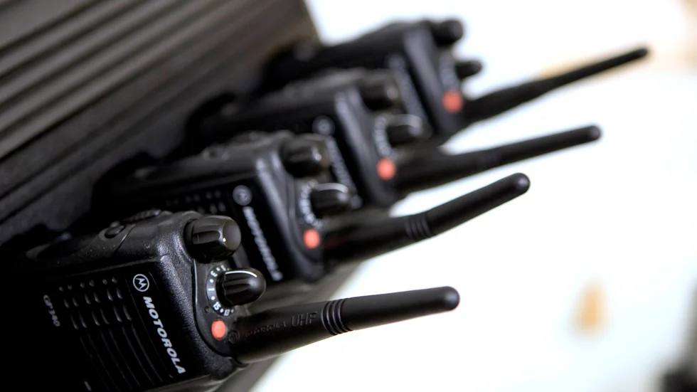 En rad med walkie-talkies.