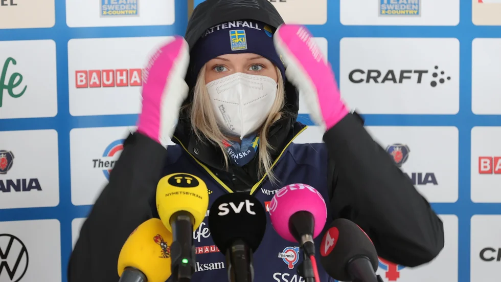 Frida Karlsson och de andra svenska OS-längdåkarna kan få nya varianter av munskydd för resan till Peking. Arkivbild.