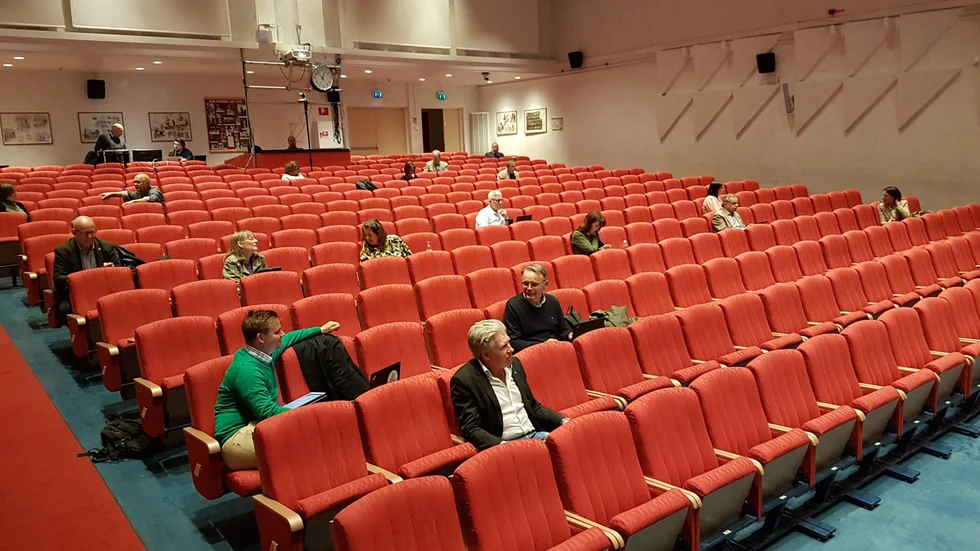 Kommunfullmäktige borde ha tagit tillfället i akt och diskuterat fenomenet med klankriminalitet i samband med att SD:s motion behandlades, tycker ledarskribenten.