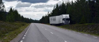 En långtradare åkte av vägen