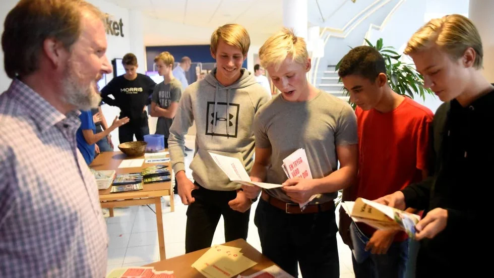 Alfred Nilsson, Albin Cederberg, Mohamed Elkituri och Eric Lagerström ställde frågor till Stefan Carlsson (V).