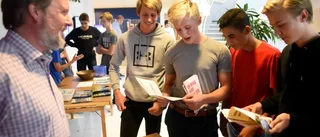 Vetgiriga unga frågade ut politikerna