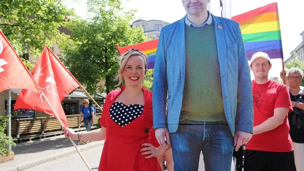 Det lär bli en hel del debatt för partiledaren Jonas Sjöstedt (V) i Norrköping i helgen.