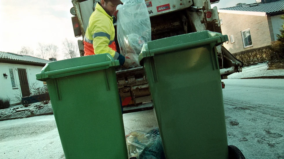 Enligt Uppsala Vatten beror höjningen i huvudsak på att avgiften inte har höjts på fem år. De nya papperspåsarna är en av anledningarna till att priset för avfallshantering ökar. 
