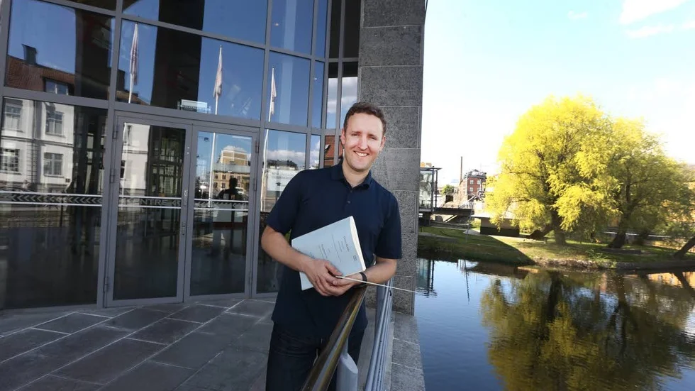 Lämnar orkestern. ”När jag väl inser att det är den sista konserten fylls jag nog av känslor. Det känns tråkigt att lämna för jag gillar orkestern oerhört mycket” säger Michael Francis, SON:s avgående chefdirigent.