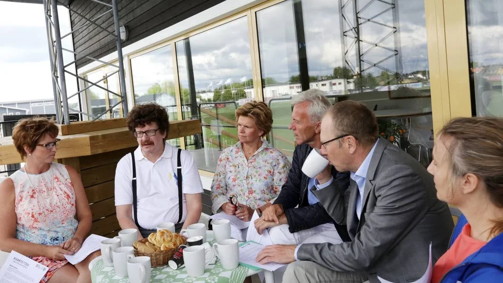Har stort ansvar. Eva-Britt Sjöberg, Lars Stjernkvist, Karin Jonsson, Reidar Svedahl, Olle Johansson och Kikki Lljeblad styr i en stad som bör se upp.