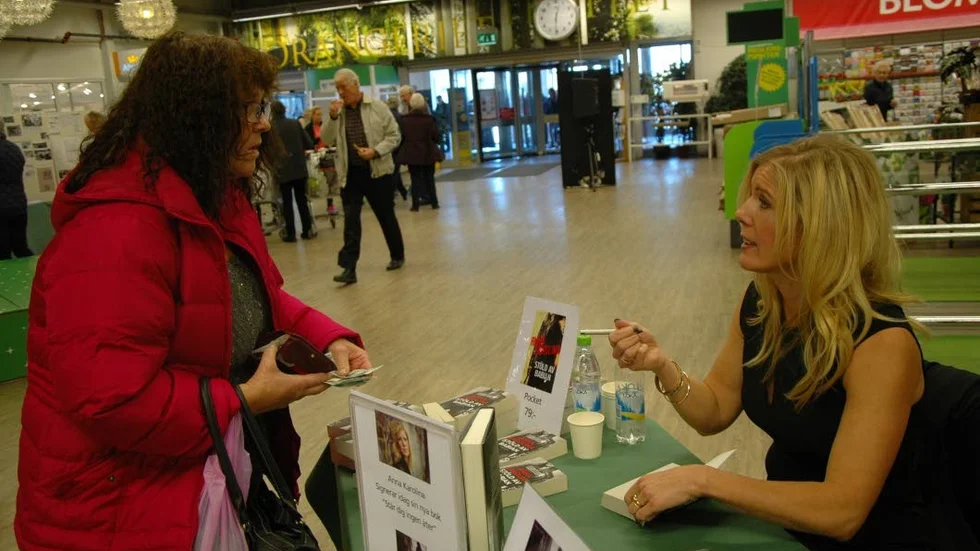 Populär. Anna Karolina besökte Viberga förra året för att signera sina böcker i samband med Coops hundraårsjubileum.