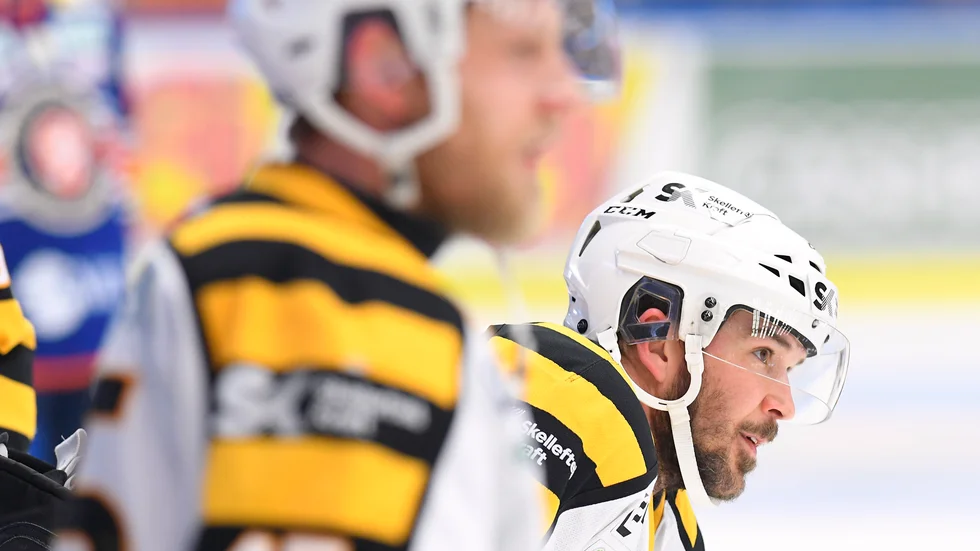 Jimmie Ericsson kom tillbaka i januari i år och gjorde fem (1+4) poäng på 17 matcher i grundserien. I slutspelet blev det sju (4+3) poäng på 16 matcher när AIK till sist föll med 4–0 i matcher mot Växjö. 