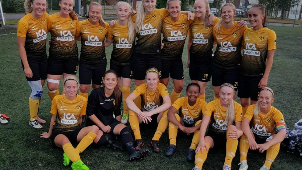 Myckles damer är i DM-semifinal efter 5–2-seger mot Gimonäs Umeå IF