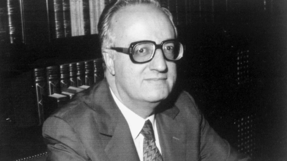 Greklands förre president Christos Sartzetakis har avlidit. Arkivbild från 1985.