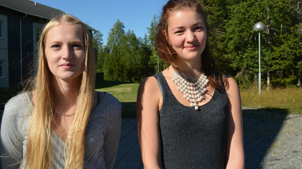 Unga företagare. Emilia Johansson och Ebba Bjursell har varit sina egna chefer i sommar.