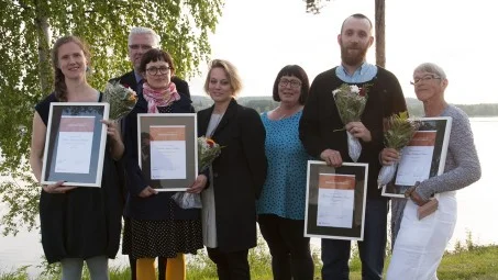 Från vänster: Ellenor Lindgren, Ola Kellgren regionkulturchef, Carolina Linné, Nina Björby (S) ordförande kulturberedningen, Janeth Lundberg (S) ordförande fullmäktige, Johannes Samuelsson, Frida Holmgren.