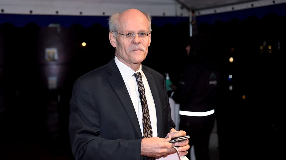 Riksbankens chef Stefan Ingves och hans direktion pressas av allt högre inflation och stigande inflationsförväntningar.