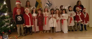 Stämningsfullt luciatåg        