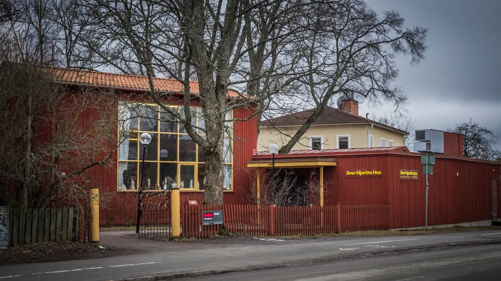 Bror Hjorths hus håller kvällsöppet för måleriverkstad.