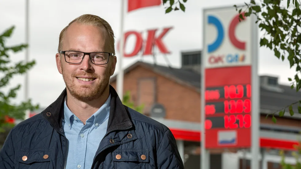 "Vi har nu laddstationer på elva av våra bemannade stationer", berättar David Persson.
