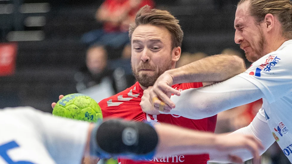 Robin Andersson Dickfors ligger hemma med feber och har coronatestats. Nu väntar han på provsvar.