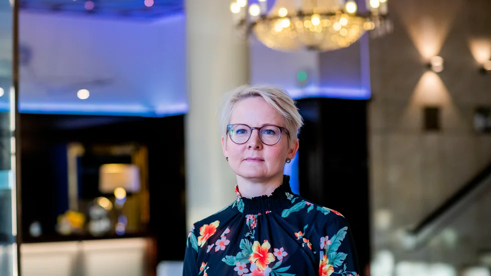 Elite stadshotellet har samlat ihop sparade saker och kommer hålla en loppis i sin kristallsal 23 april. Enligt hotelldirektören Jenny Edfeldt är det framför allt porslin, glas, tavlor och möbler som säljs.