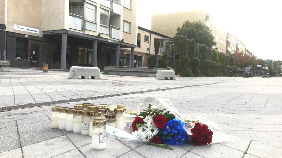 Eskilstuna-Kuriren har pratat med ett vittne som var framme hos den skjutne pojken direkt efter skottlossningen.