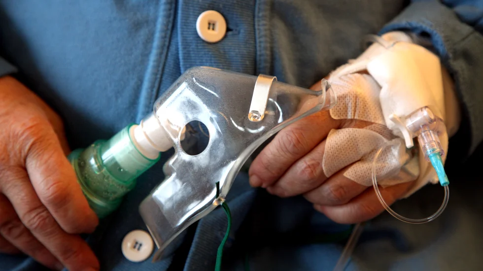 Med en mask kan människor med KOL få andningshjälp.