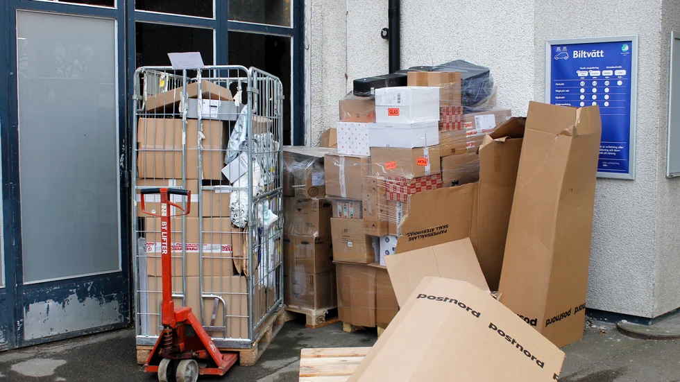 Många paket innebär mycket spring för personalen. 