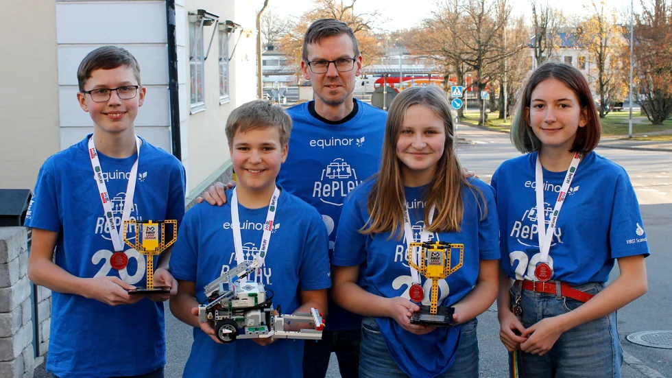 Martin Pilemalm, Emil Elmwall, Jonas Elf, Moa Brask och Nauzika Kasza Rånby.  