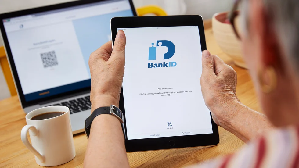 Fem procent av de svenska internetanvändarna saknar mobilt bank-id. Det kan bli ett stort problem, särskilt under pandemin. Arkivbild.