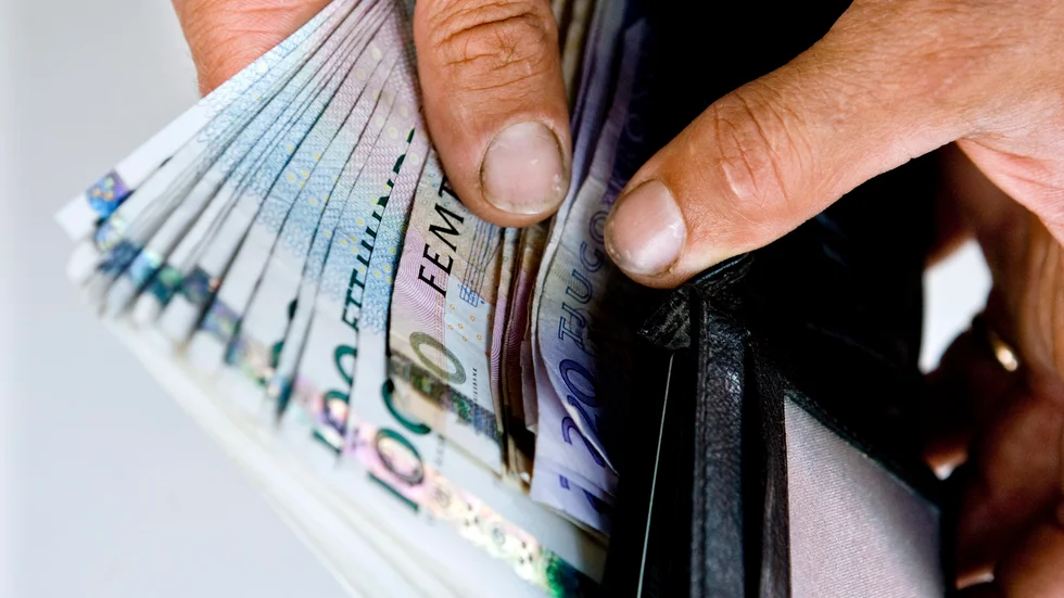 "Det är ett felaktigt val att prioritera plånboken kortsiktigt", skriver insändarskribenten.