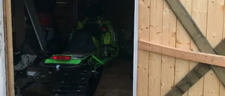 Fyra personer åtalas för stölder