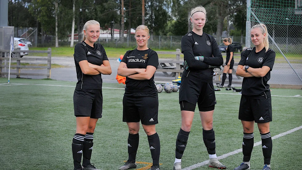 Ida Sundqvist Westerberg, Hanna Hellander, Hedda Oja och Linnea Engström – en backlinje och en målvakt som inte gått att få hål på 2020.