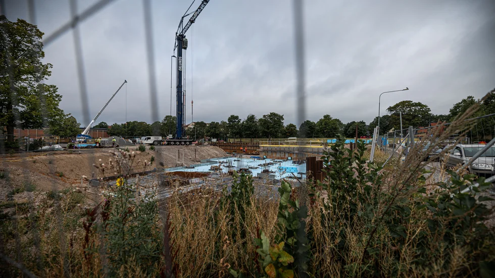 I Sala backe har ombyggnationen av Brantingsskolan blivit försenad. Först 2023 väntas skolan stå klar.