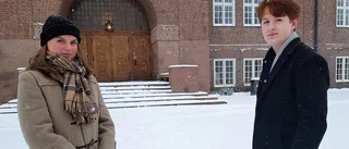 Lättade elever:"Vi är framtiden – vår skola är viktig"