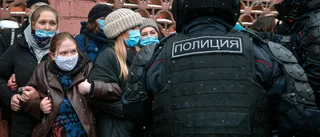 Alltfler går emot Putinregimens järnnävar