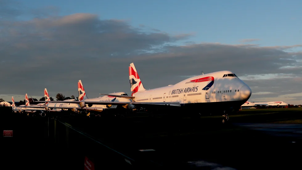 Det råder flygförbud för persontrafik från Storbritannien till Sverige. Trots det landade ett British Airways-plan med 33 passagerare på Arlanda i lördags.
