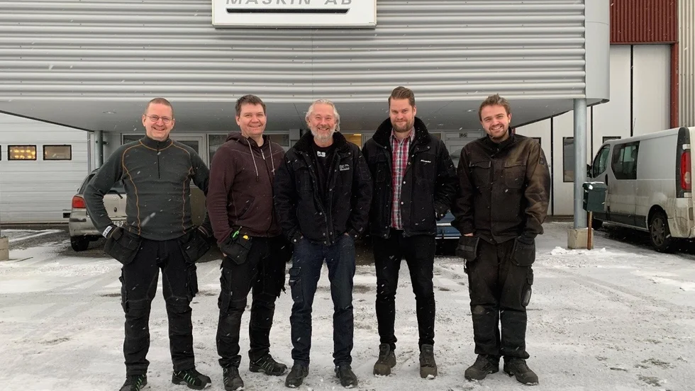 Några av medarbetarna som skapat de nya maskinerna i husfabriken: Jörgen Forsell och Linus Forsell, Forsell Maskin, Mikael Andersson Alexander Hällgren MR Mekan och Peter Forsell, Forsell Teknik.
