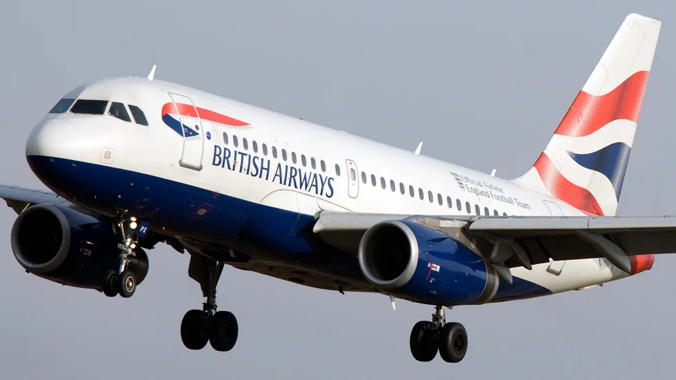 Ett av British Airways Airbus A319-flygplan på väg in för landning på Arlanda flygplats. Arkivbild.