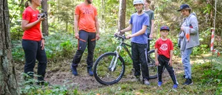 Samling i skogen för ny mountainbike-bana