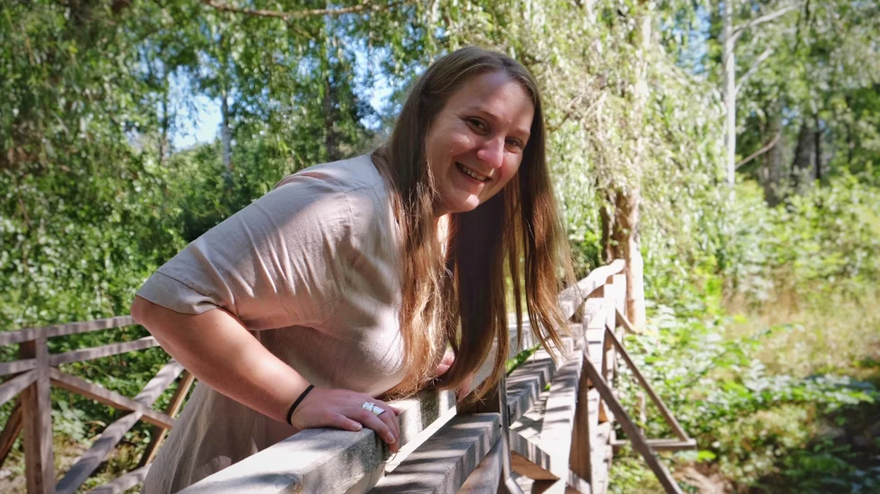 "Det här är en sådan härlig plats, så kreativ och så levande", säger konsthantverkaren Alice Brengdahl om Borkhults natur.