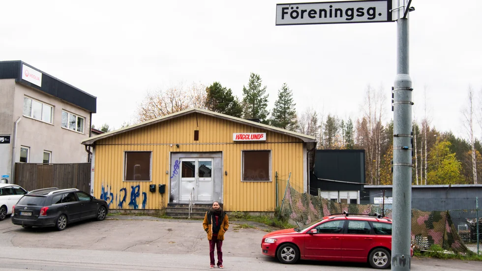 Föreningsgatan 7 har fått sitt namn efter gatuadressen på Lövskatan. 