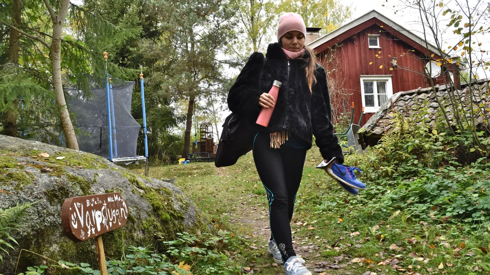 När pandemin bröt ut bestämde sig Malin Frank för att bege sig till stugan utanför Kisa.