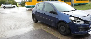 Personbil och spårvagn i kollision