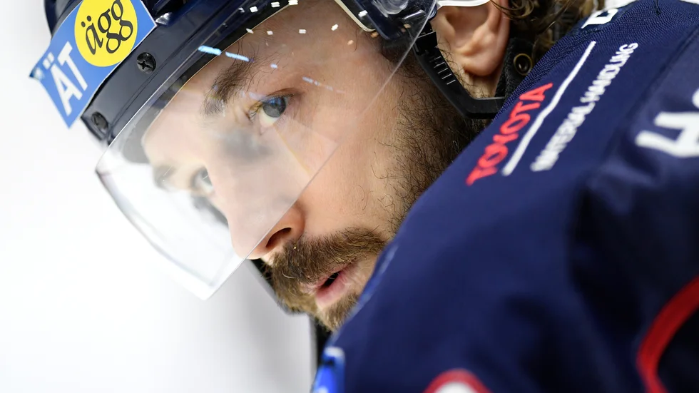 Det blir ingen träningsmatch mellan Örebro och Linköping i kväll. Linköpings sportchef Niklas Persson säger att de inte vet om spelarna är sjuka i covid-19, men ställer in av säkerhetsskäl. Arkivbild.