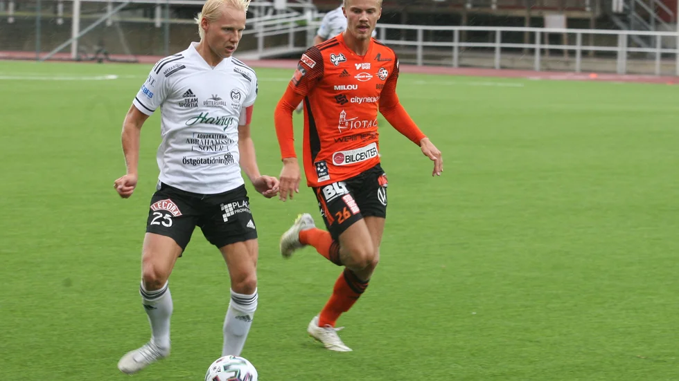Lagkaptenen Simon Karlsson och Motala AIF har lite att förbättra, bland annat i beslutsamhet och spel på fasta situationer.