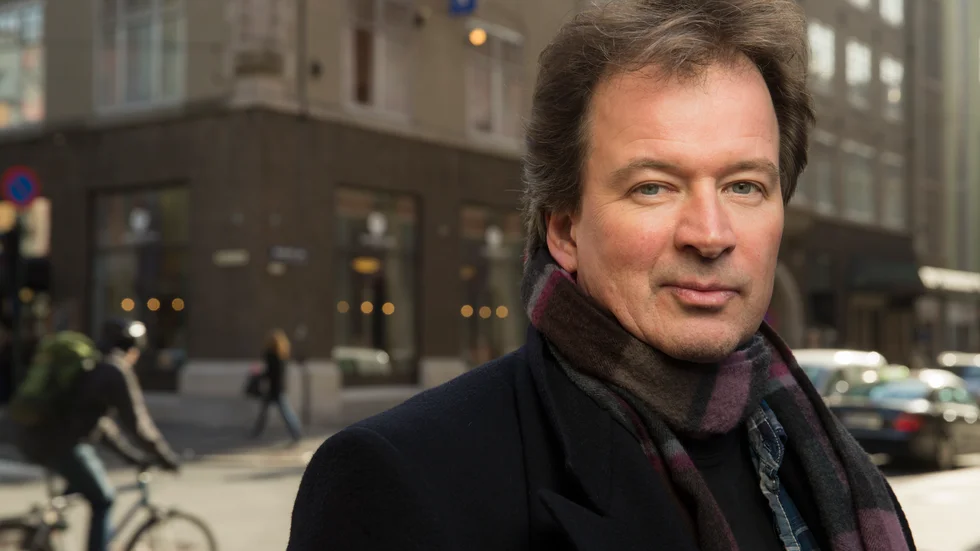 Kjell Westö är aktuell med "Tritonus", som ges ut på Albert Bonniers Förlag. 