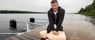 Han tvingas pausa företaget – fick jobb på ambulansen